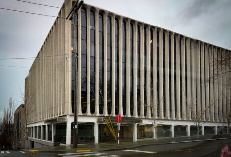 Mid Century on West Thomas